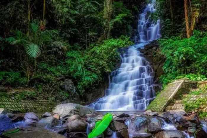 Air Terjun Lombongo: Harga Tiket, Daya Tarik, Jam Buka