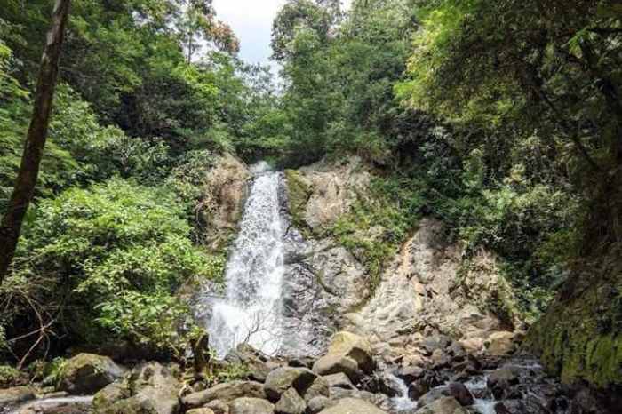 Air Terjun Taludaa: Tiket, Daya Tarik, Lokasi, Jam Buka